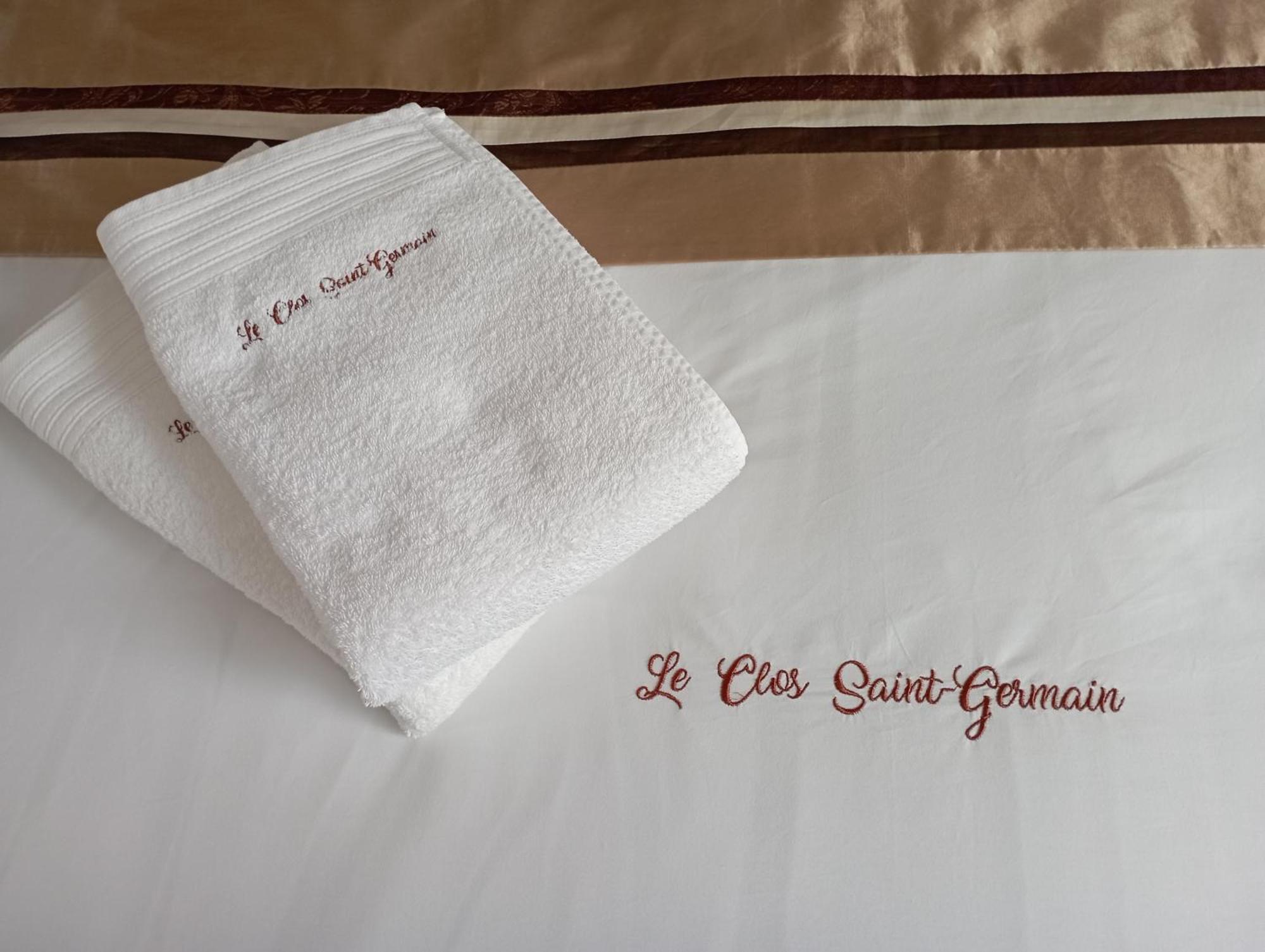 Le Clos Saint-Germain Rugles Exterior foto